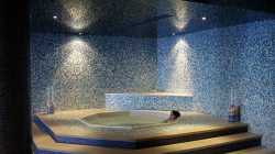 inside_jacuzzi_image_3